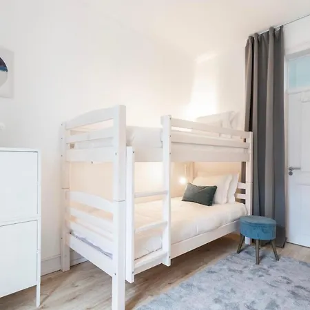 5-Bedroom Apartment Near Lx Factory